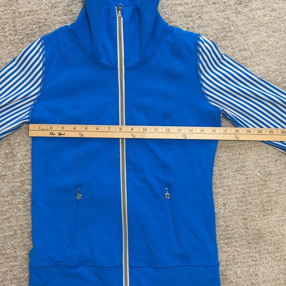 Lululemon Blue Full Zip Yoga Jacket Striped Sleeves | Fitted Athletic Layer - Picture 9 of 16